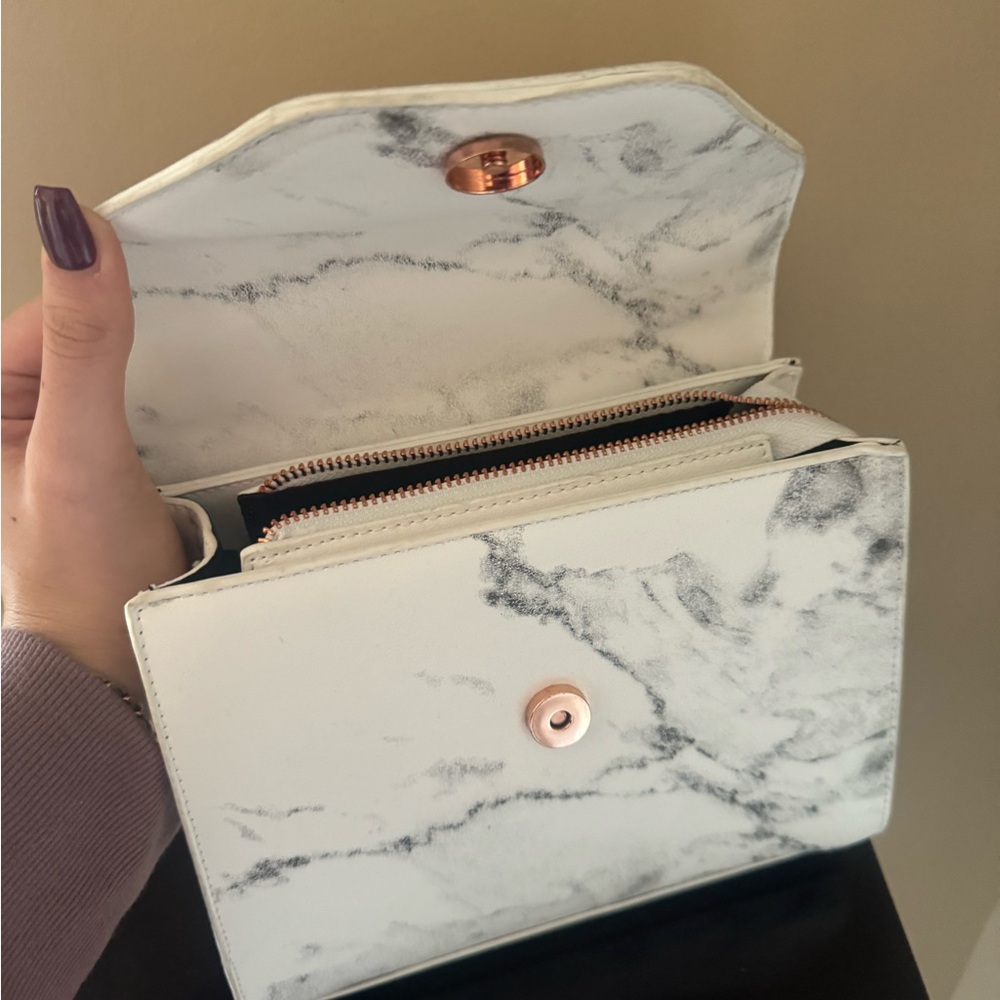White Marble Purse Rose Gold Never Worn Excellent Condition Charming Charlie - Picture 3 of 5